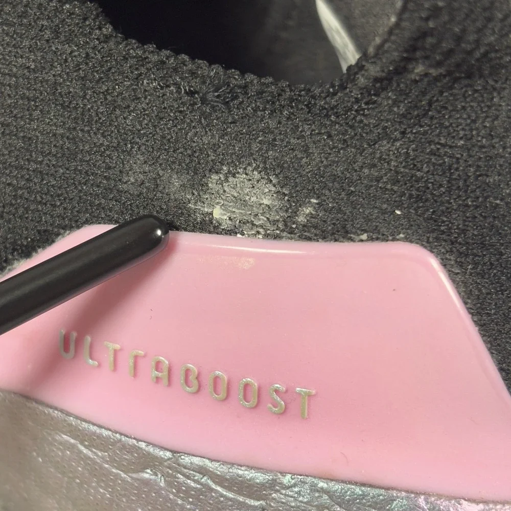 Adidas Ultraboost 22 Womens Size 8 Black Pink Running Shoes Sneakers HP2480